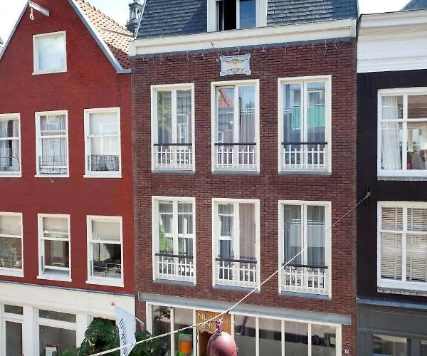 לינה וארוחת בוקר Studio53amsterdam 3*